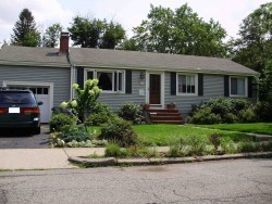42 Selwyn Rd, Newton, MA 02461-2124