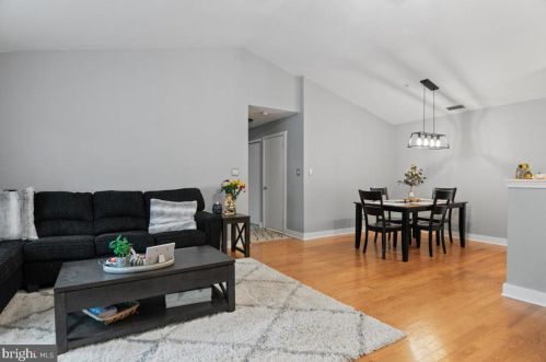 68 Crestmont Dr, West Deptford NJ  08051-2161 exterior