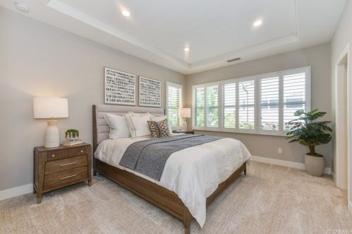 32 Larkfield, Irvine CA 92620-2140 exterior