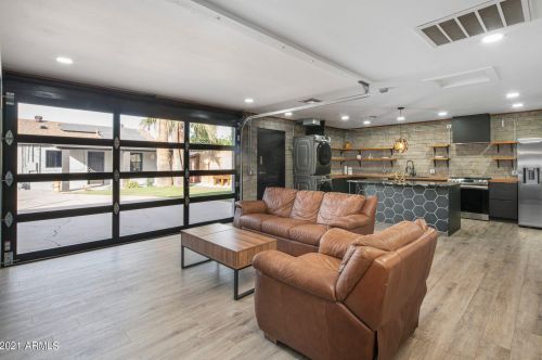 1413 Edgemont Ave, Phoenix AZ 85035-1809 exterior