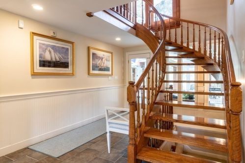 61 Brg St, Hingham MA 02061-2333 exterior