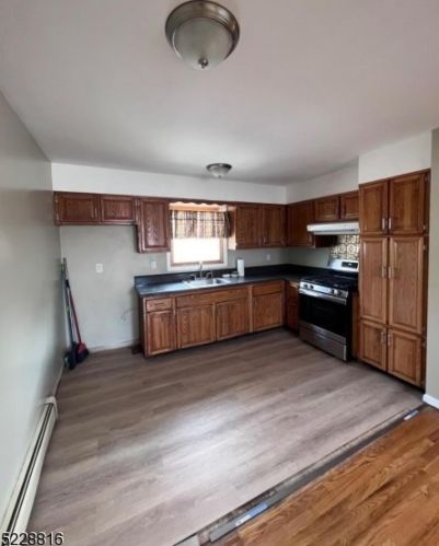 52 Frederick St, Belleville NJ  07109-1140 exterior