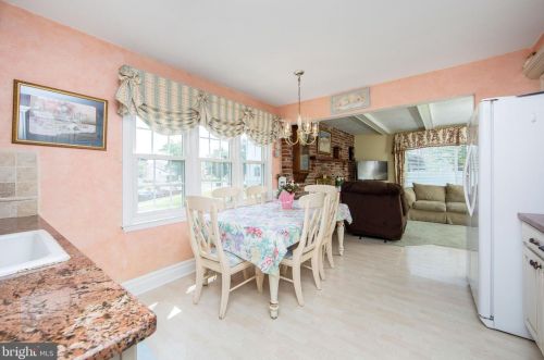 27 Rygate Ave, West Deptford NJ 08096-4218 exterior