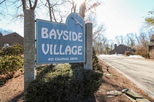 401 Colonial Dr, Ipswich MA 01938-1602 exterior