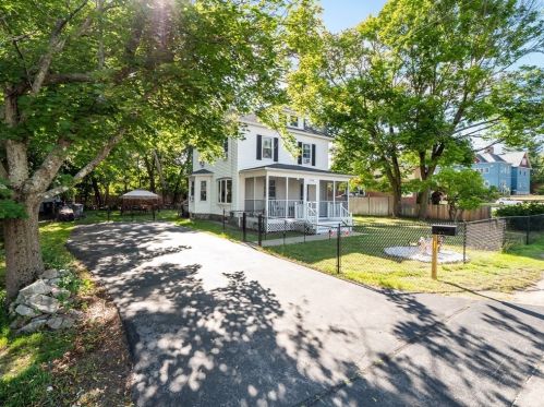 1174 Mammoth Rd, Dracut MA  01826-3147 exterior