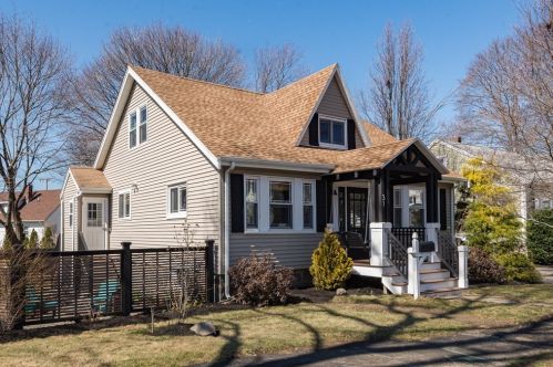 31 Washington St, Braintree, MA 02184-1449