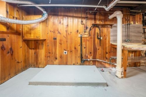 44 Beaconsfield Rd, Worcester MA 01602-1303 exterior