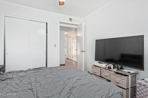 1444 Carson Rd, Phoenix AZ  85041-6711 exterior