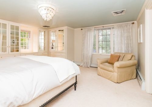 146 Arnold Rd, Newton MA 02459-3046 exterior