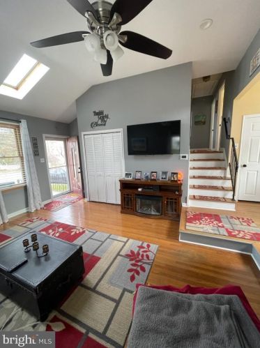 30 Budd Blvd, West Deptford NJ  08096-3332 exterior