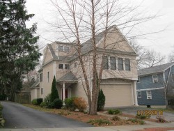 84 Pine St, Newton, MA 02466-1118