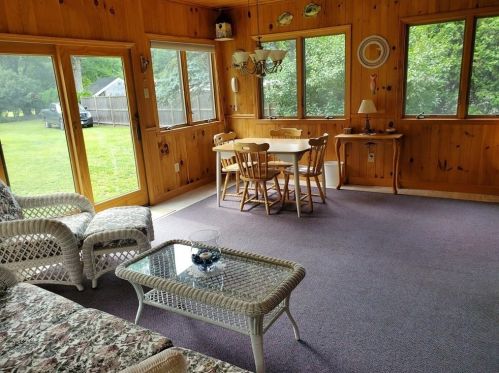 589 Vernon St, East Bridgewater MA 02324-2238 exterior