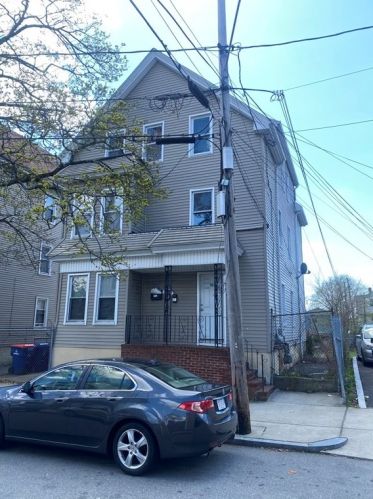 56 Beetle St, New Bedford MA  02746-1968 exterior