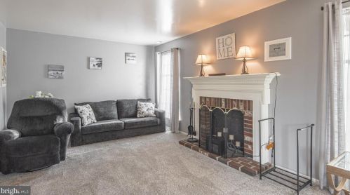 724 Garrison Ct, West Deptford, NJ 08051-2033