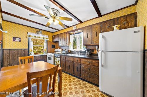 41 Reynolds Dr, Tinton Falls NJ 07724-2323 exterior