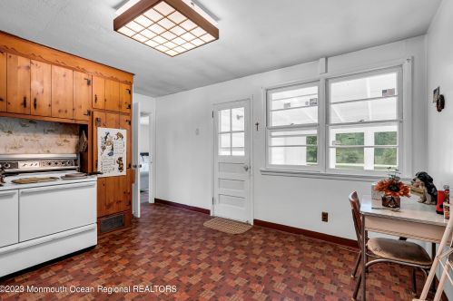 267 Rumson Rd, Little Silver NJ 07739-1657 exterior