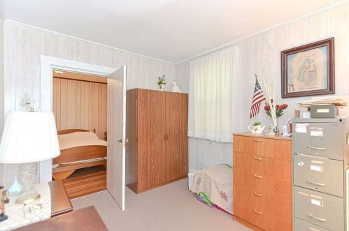 23 Nahanton St, Newton MA 02459-2907 exterior