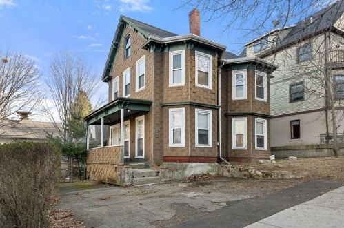 22 Oakland St, Newton, MA 02458-1801
