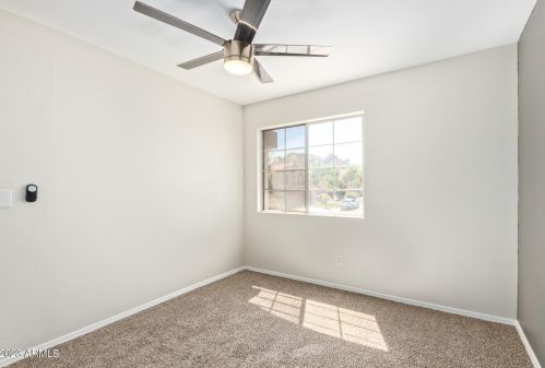 1222 Beverly Ln, Phoenix AZ 85032-3408 exterior