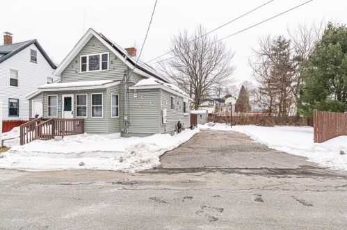 15 Webster St, Winchendon, MA 01475-1435