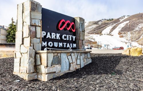 1487 Woodside Ave, Park City UT  exterior