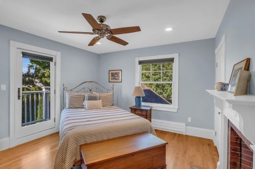 12 Baker Ave, Beverly MA 01915-3504 exterior