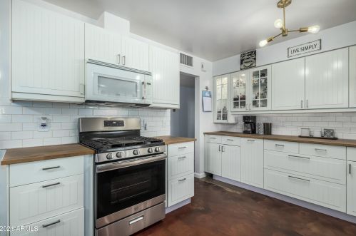 1233 El Camino Dr, Phoenix AZ 85051-9124 exterior