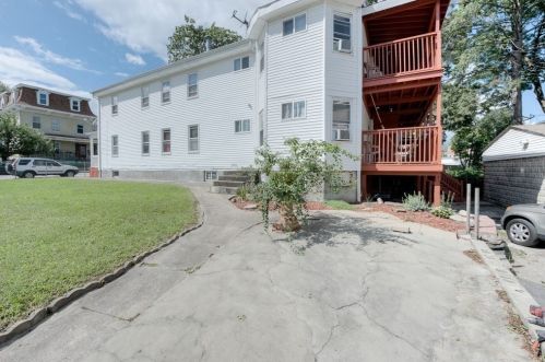 25 Merrick St, Worcester MA 01609-1837 exterior