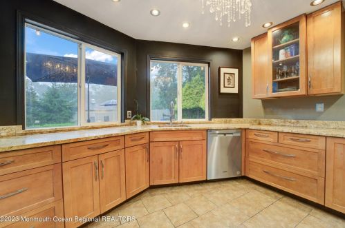 44 Buckingham Dr, Jackson Twp NJ 08527-2633 exterior