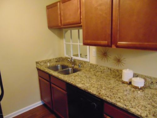 114 Middletown Sq, Louisville KY  40243-1457 exterior