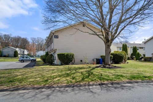 945 Riverside Dr, Methuen MA 01844-6740 exterior