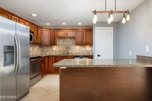 13222 37 Pl, Phoenix AZ 85050-8309 exterior