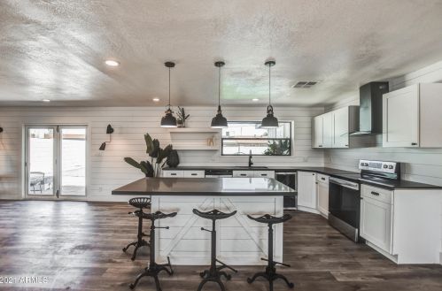 3212 Captain Dreyfus Ave, Phoenix AZ  85032-6146 exterior