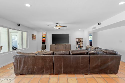 4637 Cholla St, Phoenix AZ 85029-3800 exterior