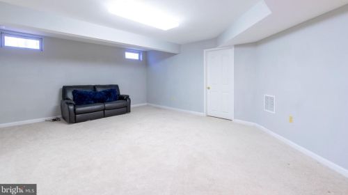 5484 Wooded Way, Columbia MD  21044-5722 exterior