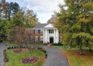 3900 Glen Bluff Rd, Louisville, KY 40222-5912