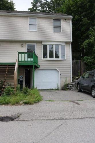 6 Thenius St, Worcester, MA 01607-1333