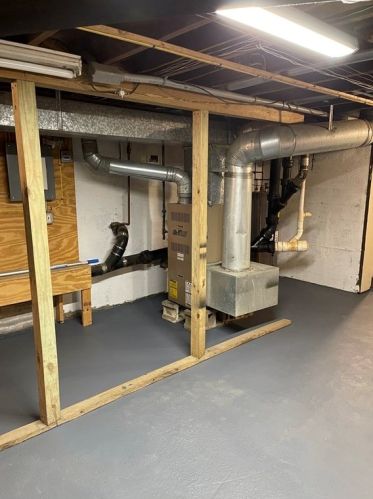 496 Nash Rd, New Bedford MA 02746-1827 exterior