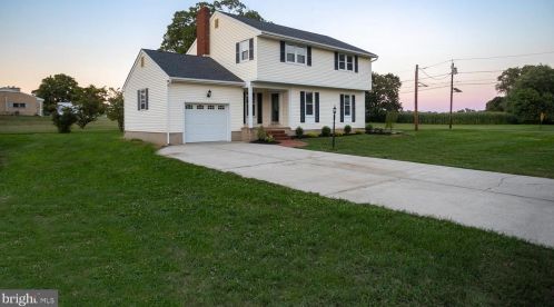 4 Locust Ave, Columbus NJ  08022-9504 exterior