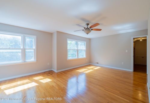 20 Bittersweet Dr, Jackson Twp NJ 08527-4922 exterior