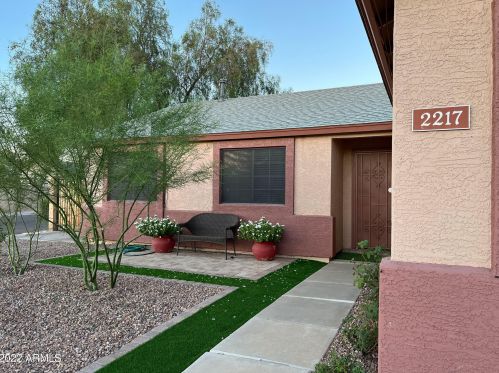 2217 87th Dr, Phoenix, AZ 85037-3833