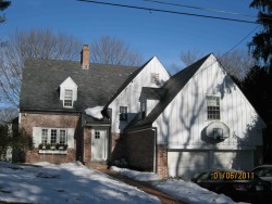 15 Fox Ln, Newton, MA 02459-3023