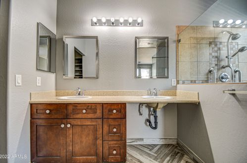 4217 73 Dr, Phoenix AZ 85033-2512 exterior