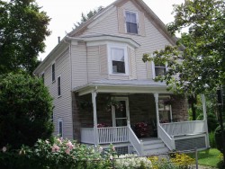 58 Linden St, Newton, MA 02464-1432