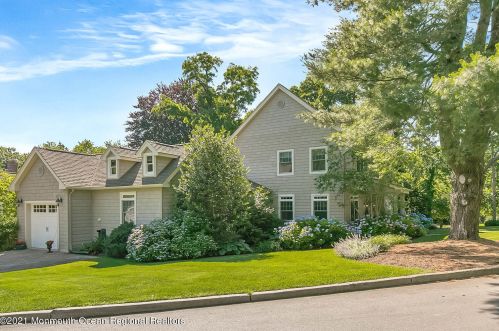 29 Crest Dr, Little Silver, NJ 07739-1317
