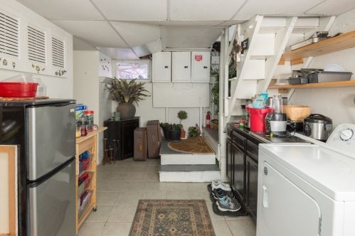 1123 Boylston St, Newton MA 02464-1014 exterior