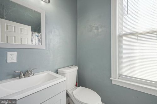 200 Delsea Dr, West Deptford NJ  08093-1221 exterior