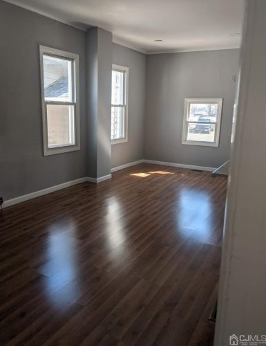 613 Roosevelt Ave, Carteret NJ  07008-2913 exterior