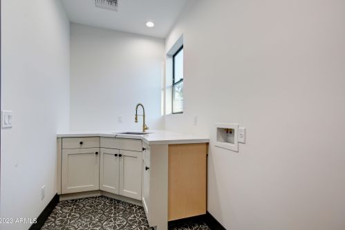 3417 44th Pl, Phoenix AZ 85050-6934 exterior