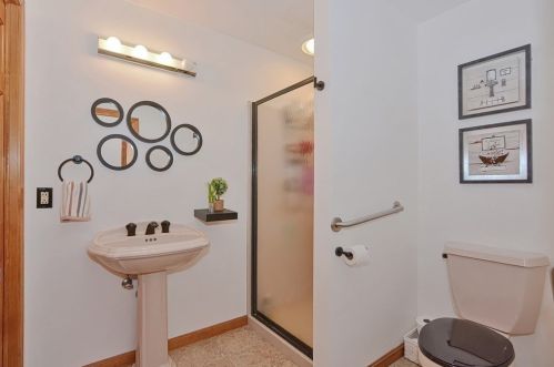 44 Etre Dr, Worcester MA 01604-1408 exterior